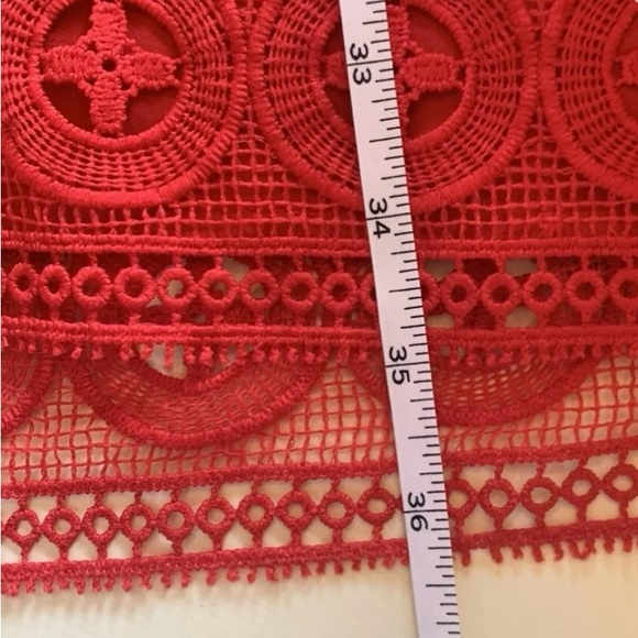 NWT. Coco + Jaimeson pretty red crocheted dress. Fully lined. Junior Medium. - Picture 15 of 16
